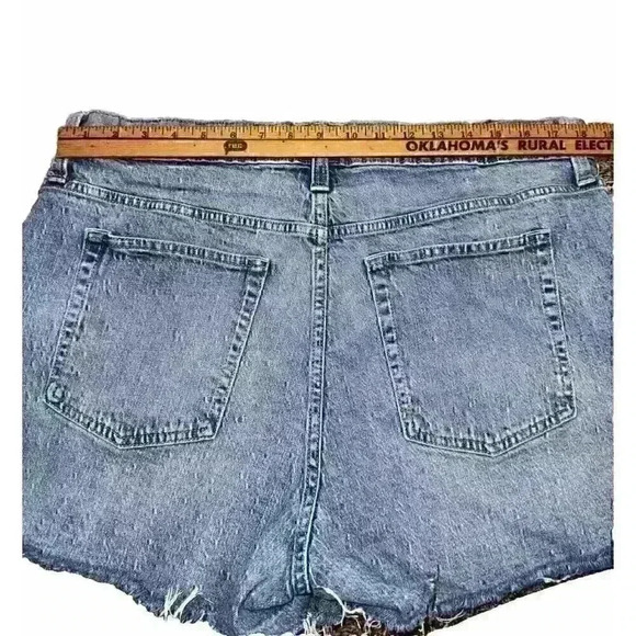GAP Women's Cheeky High Rise Denim Button Fly Shorts Size 18/34 - Picture 6 of 7